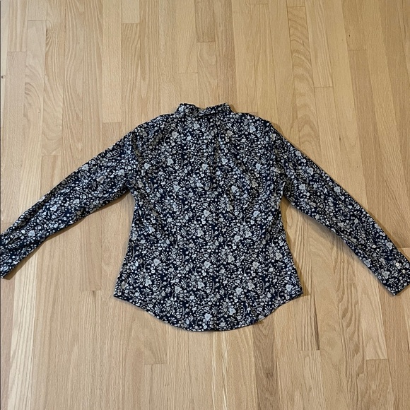 J. Crew Navy Floral Print Button-Down Shirt - Size 4 - Picture 7 of 7